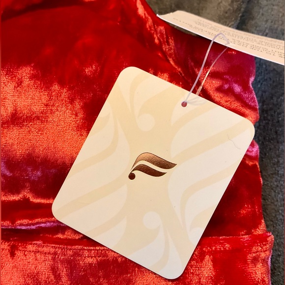 FABLETICS | ❤️ Oasis Twist Front Velour Sports Bra ~L ~NWT - Picture 8 of 9